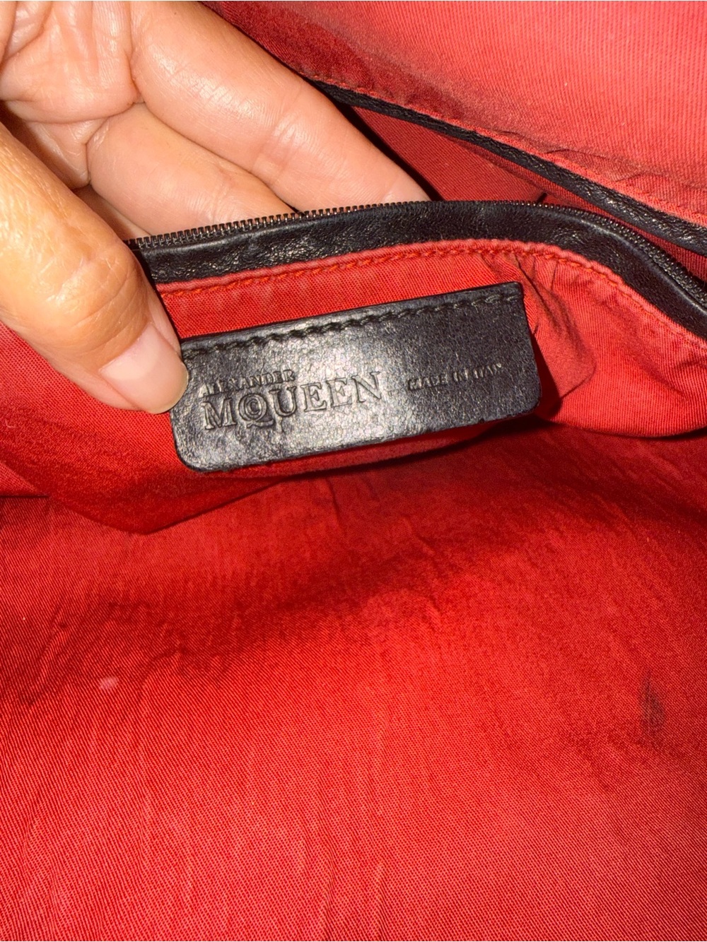 💯Auth! ALEXANDER MCQUEEN Large De Manta Tote in black leather. Silver hardware - Picture 11 of 16
